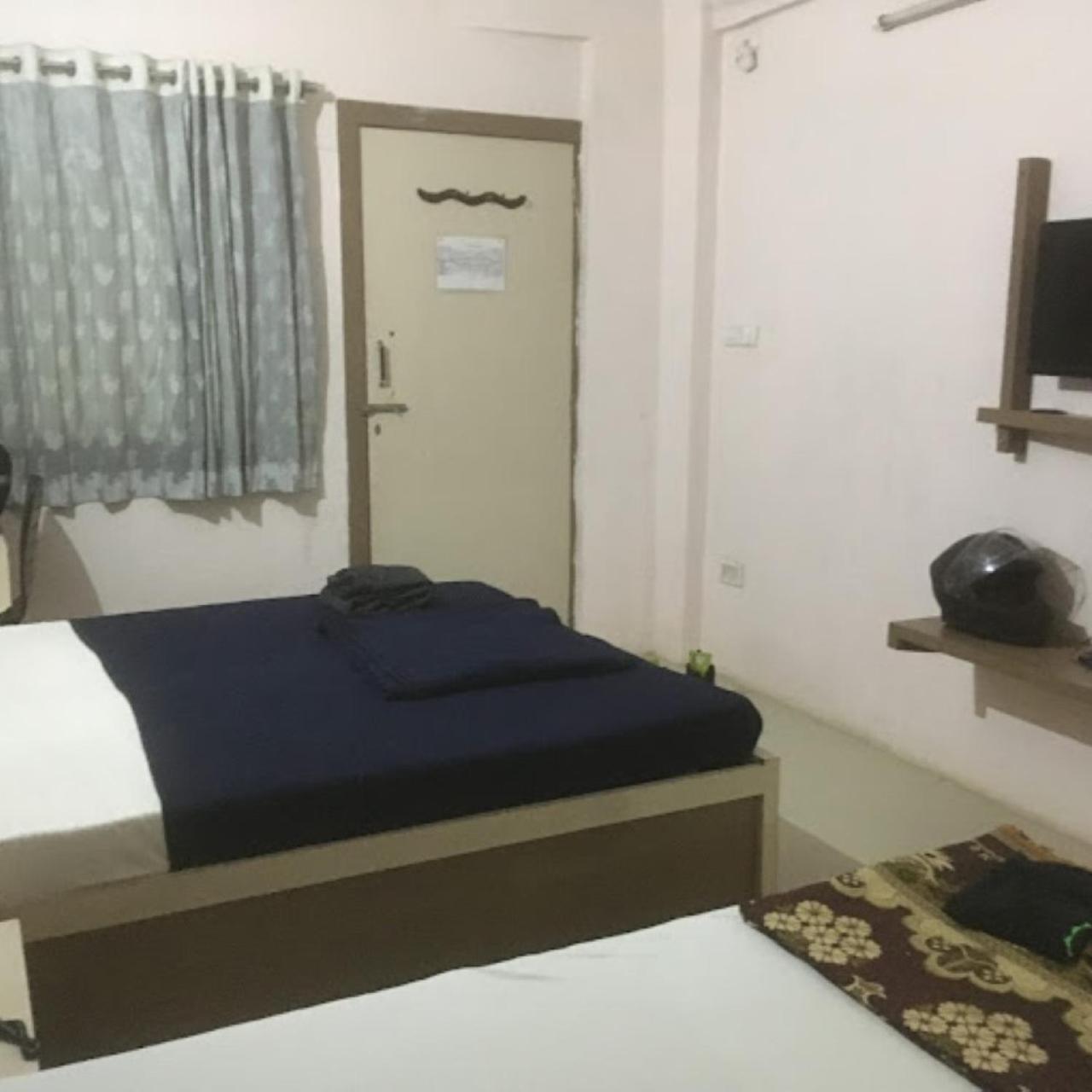 Divya Jyot Residency Bhuj Hotell Exteriör bild