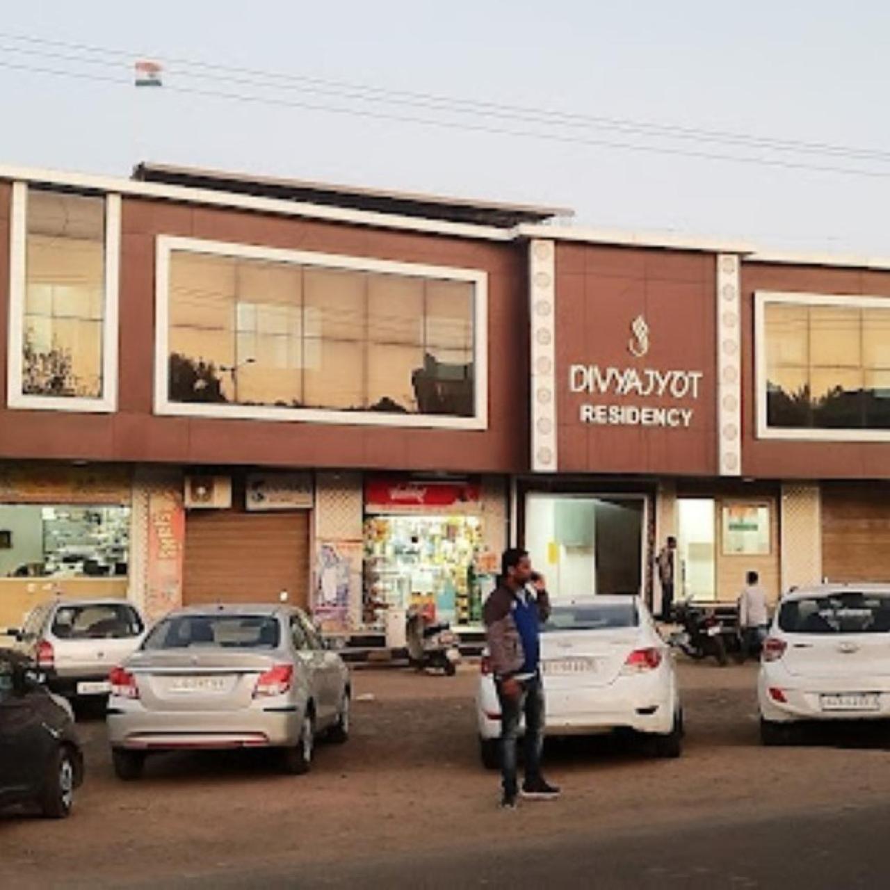 Divya Jyot Residency Bhuj Hotell Exteriör bild