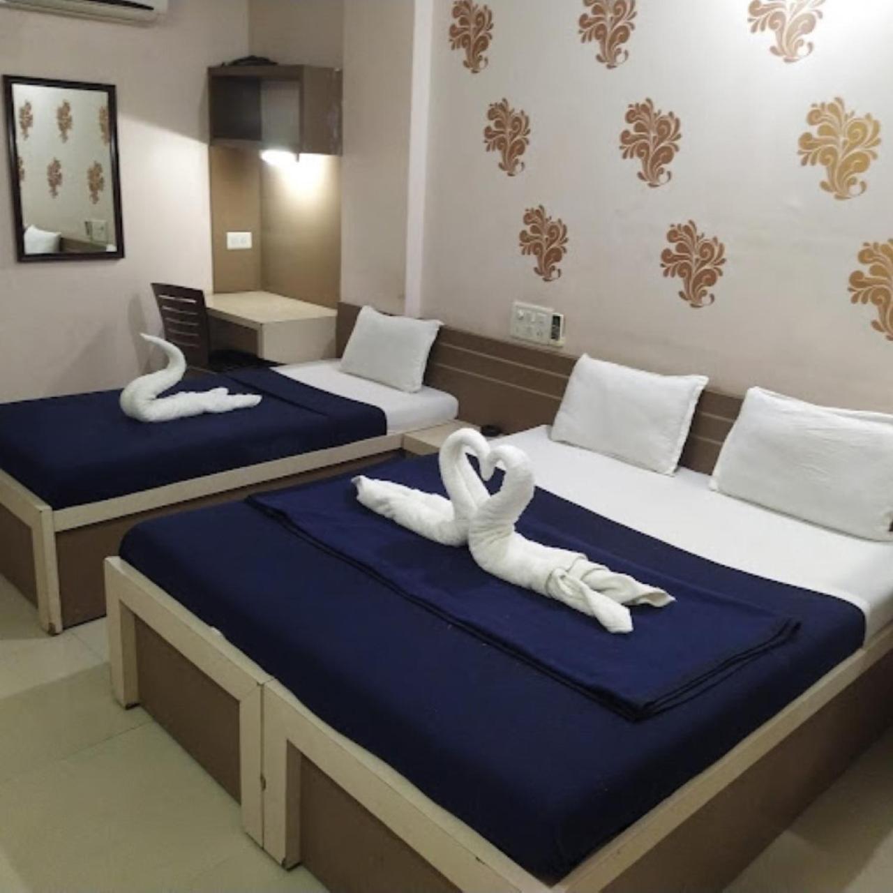 Divya Jyot Residency Bhuj Hotell Exteriör bild